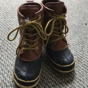 Super cute duck boots “bean boots”